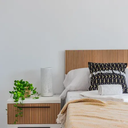 Alexia Bobi - Plusholidays Apartment *